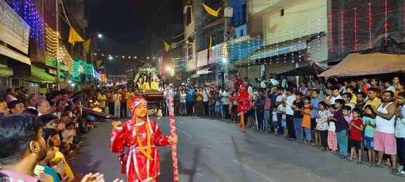 Hanuman and Angad performed aarti by jumping in a 60 feet long circle.