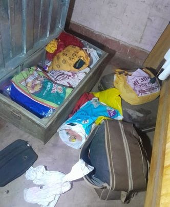 Five lakh rupees stolen from the house of a farmer who went to see the goddess