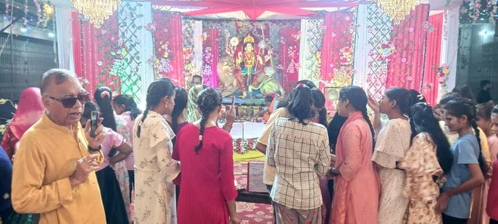 Kanya feast was organized after worshiping Maa Kalratri.