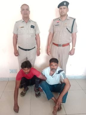 10,000 rupees looted from truck driver, two accused arrested