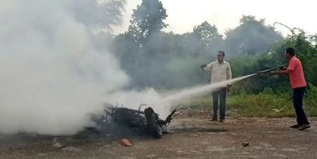 A moving Bullet caught fire, the driver saved his life by jumping out.