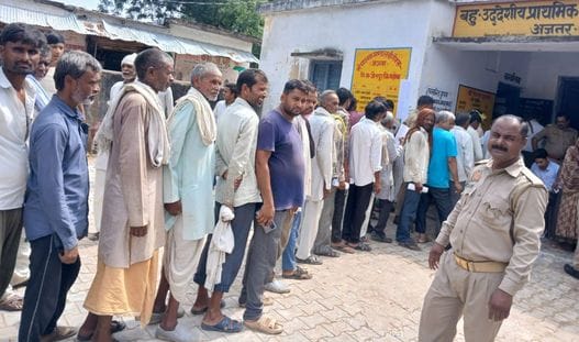 Allegations of bias in fertilizer distribution, farmers protest