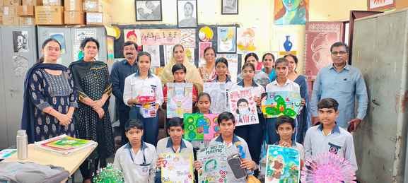 Children gave the message of cleanliness and social reform through pictures.
