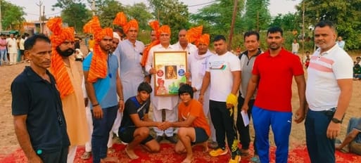 The first wrestling match between Rohit and Arun ended in a draw.