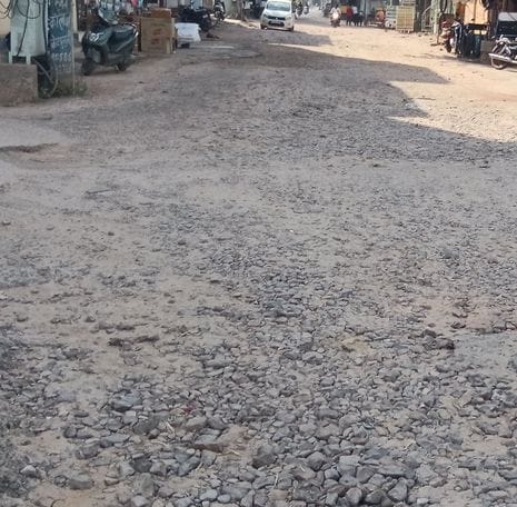 A road will be built from Railway Road to Warehouse at a cost of Rs 32 lakh.