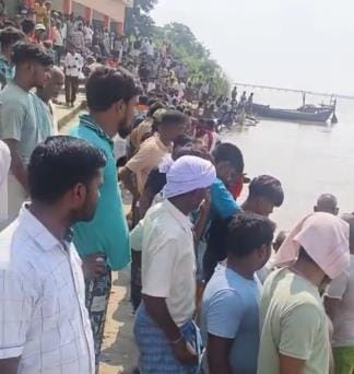 Three friends drowned while fetching water from the Saryu River.