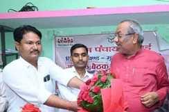 Cabinet Minister Sanjay Nishad reached Kurai village