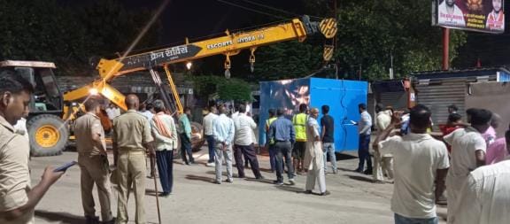 Illegal shops removed from tehsil premises