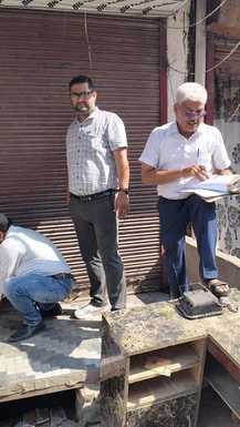 Defaulter Heena Bangle Store in Mangal Bazaar sealed