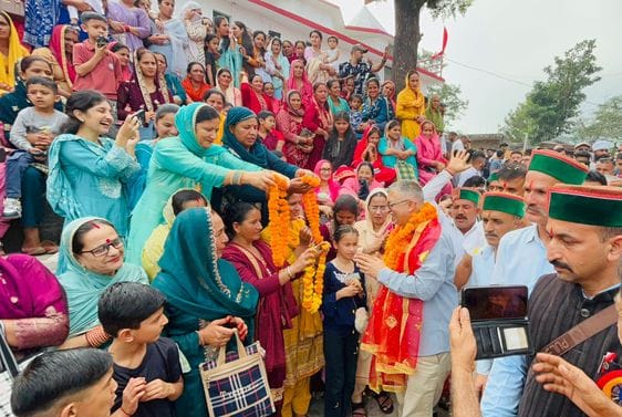 Devotees thronged the temples and took blessings after worshipping Kanjak.