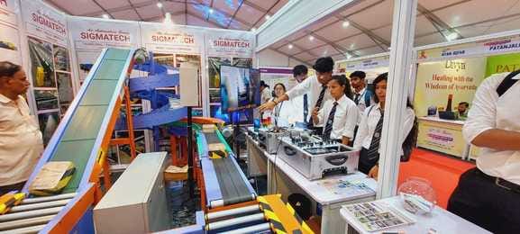 Shobhit University students reached UP International Trade Show
