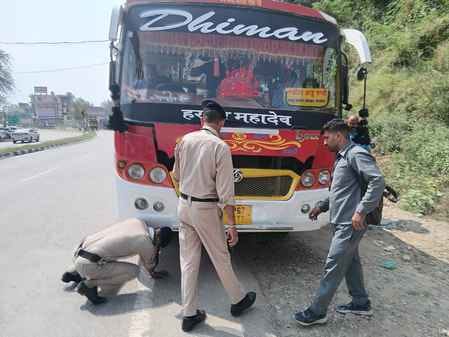 Pressure horns of 50 vehicles checked at Nagchala Chowk, 10 challans issued