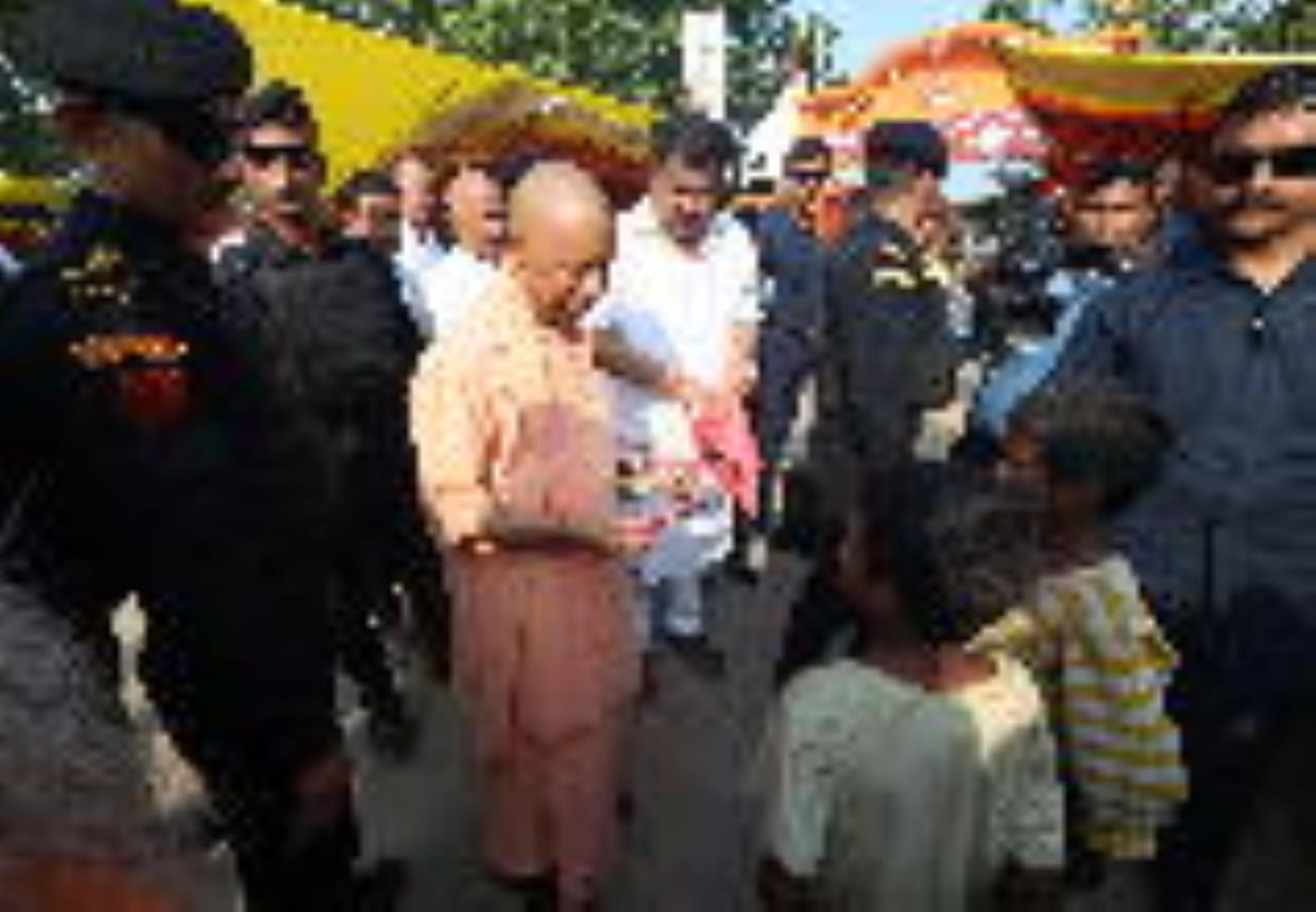 Gorakhpur News: CM Yogi reached the court of Budhiya Mai, wished happiness and prosperity for the people of the state.
