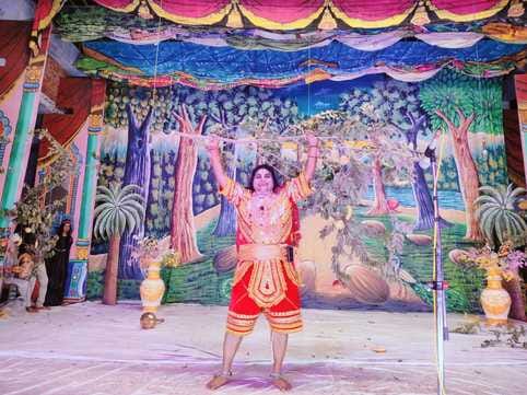 Devotees rejoiced after watching the burning of Lanka in Ramlila.