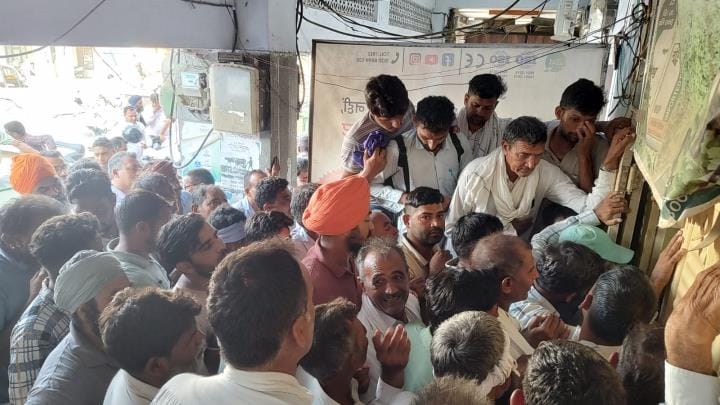 Farmers clash over DAP fertilizer in Mandi