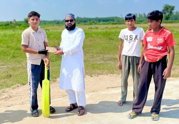 Nagli-32 won the cricket trophy by defeating Gadwali