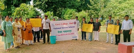 Students pledge to create a plastic-free zone