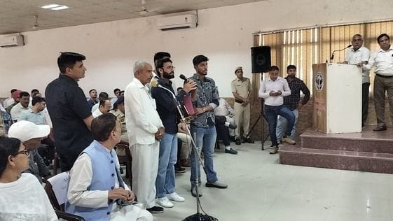 8 complaints resolved in the meeting of the District Grievance Committee, 4 pending