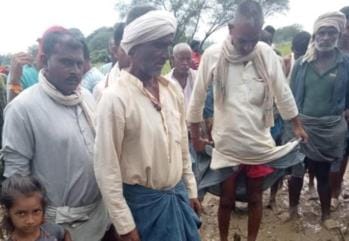 A young man cutting fodder in a field was struck by lightning and died.