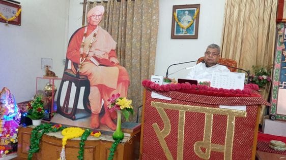 Despite being a great scholar, Ravana was destroyed due to ignorance: Navaratna