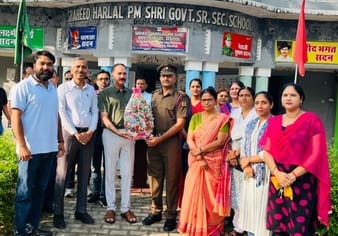 NCC officer Ravindra Kumar honored in school