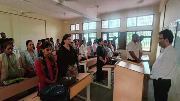 Bhagat Singh is a unique source of inspiration for the youth: Karan Singh