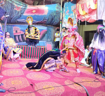 No one could move Angad's feet in Ravana's court.