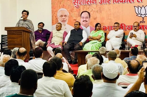 By adopting Swadeshi, the country will not be dependent on others: Rekha
