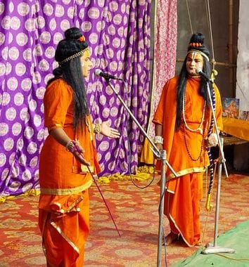 O Khag Mrig, O Madhukar Shreni, have you seen Sita Mrig Nayani?