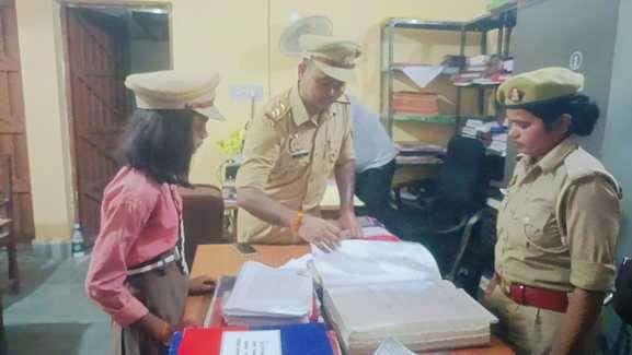 Anshika will become the police officer of Rudhauli...eight girl students passed the interview.