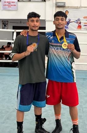 Twin brothers won medals in boxing