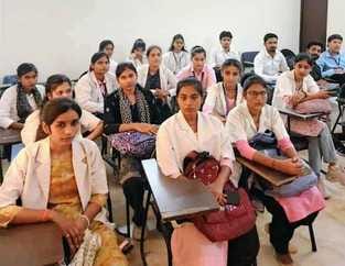 10 students selected in Lenskart