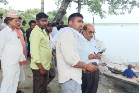 Boat capsized in Saryu, old man who went fishing goes missing