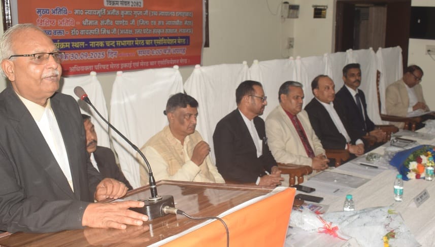 With the development of Hindi, the country will also develop.