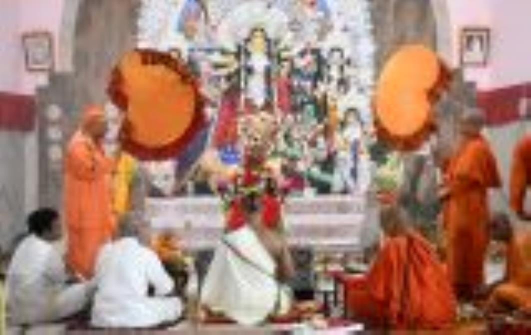 Grand Aarti after giving Mahasnan to the Goddess