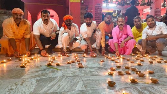 Siddharthnagar News: Deepotsav organized on Durga Ashtami in Paltadevi temple complex