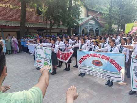 People were made aware about cleanliness through morning rally.