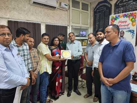 Emotional farewell to the Vice Principal on his retirement
