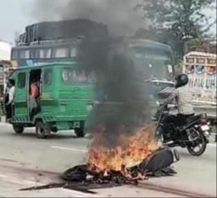 Funsy moped in truck catches fire, driver in critical condition