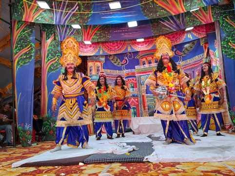 Lakshmana killed Meghnad, the ground resounded with cheers.