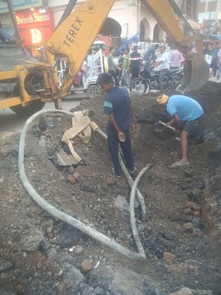 Aminabad faces 10-hour power outage on Mahanavami, disrupting business