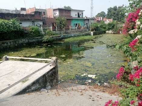 Amrit Sarovar, built at a cost of 1.5 crores, is in a pathetic condition.