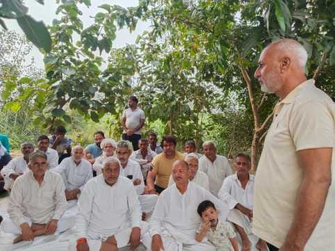 Farmers will hold a panchayat today if they do not receive compensation for crops destroyed by floods.