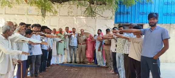 Youth and villagers were administered the oath of drug de-addiction.