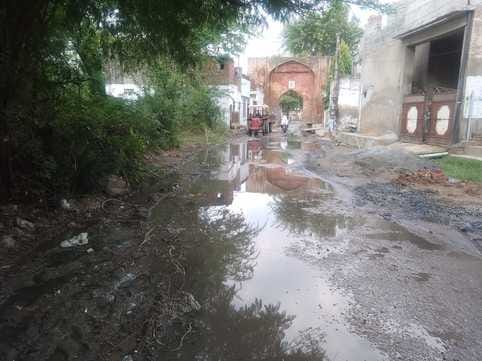 Roads and drains will be built in many wards, spending Rs 35 lakh.