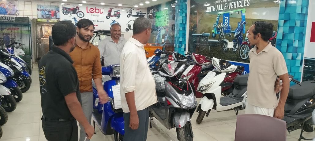 Advance bookings boost electric vehicle business, delight traders