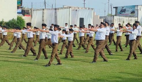 Volunteers from Keshav Basti organized a march.