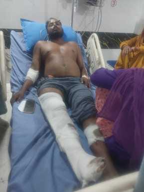 Shiksha Mitra alleges private hospital did not treat his leg even after taking Rs 2 lakh