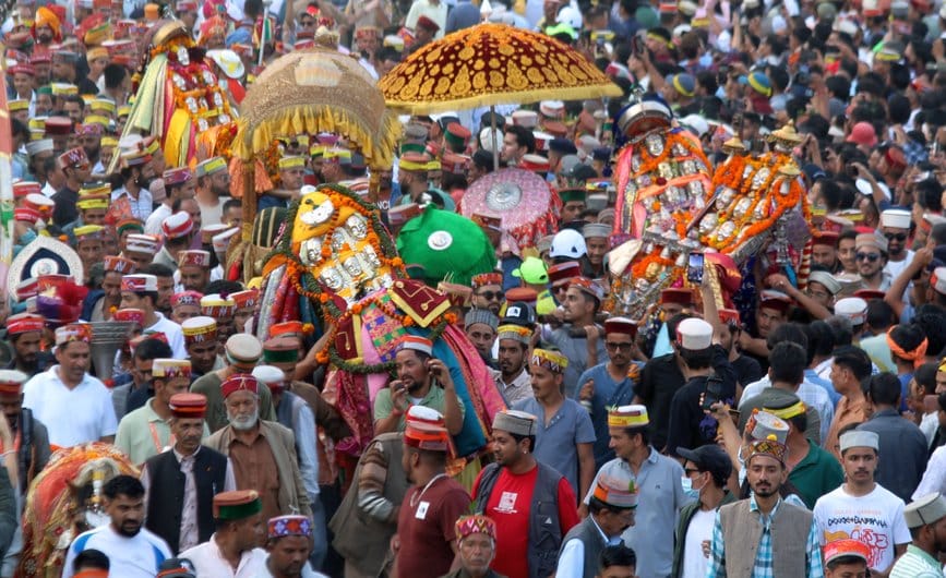 People started gathering four hours before the Rath Yatra to witness it.