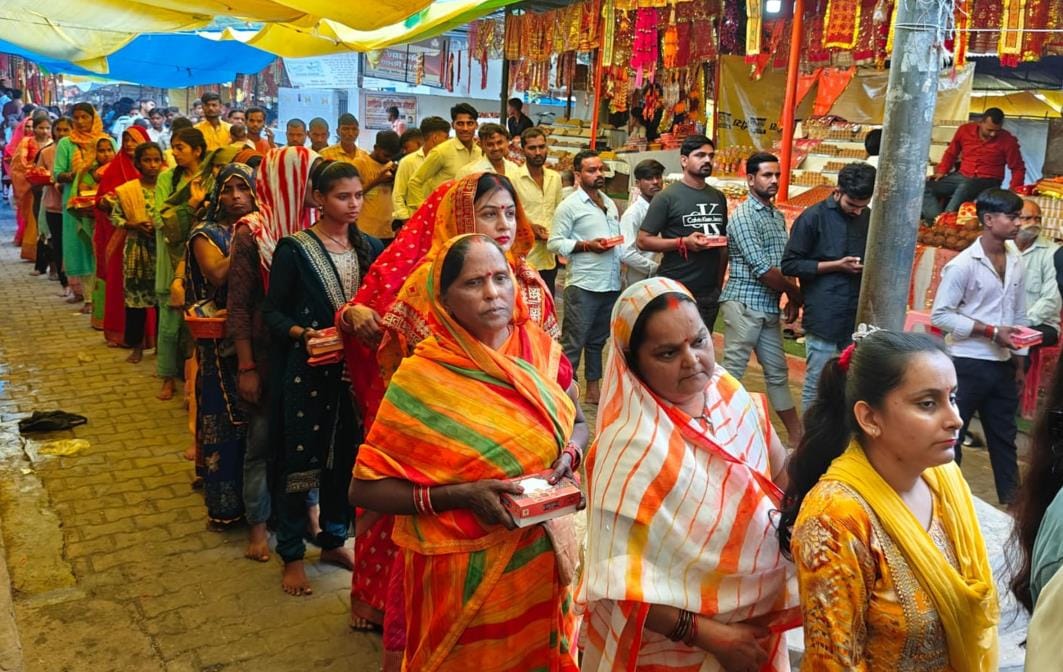 Devotees throng temples on Mahanavami